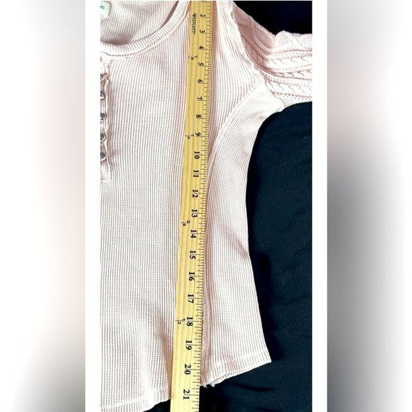 Lucky Brand Women’s Size XS Waffle Knit/ Cable Knit Sleeve Button Up Top - Picture 7 of 10